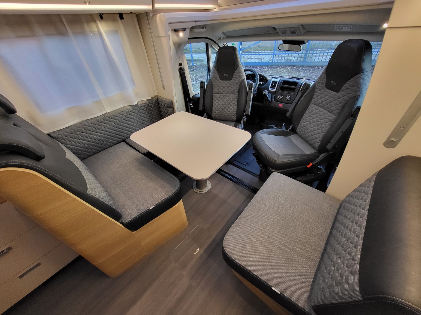 Galeria Adria Matrix Axess 670 SL