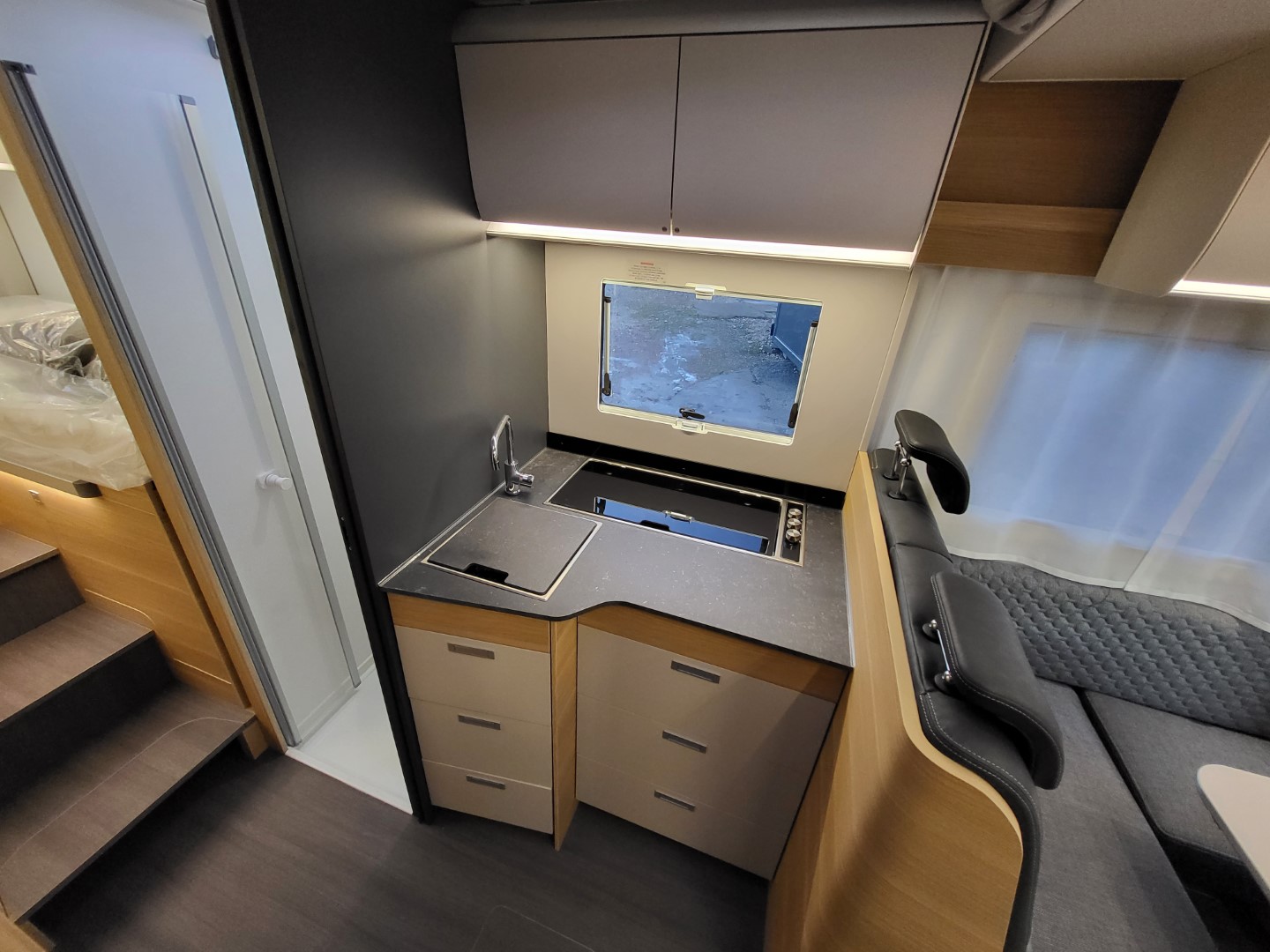 Galeria Adria Matrix Axess 670 SL