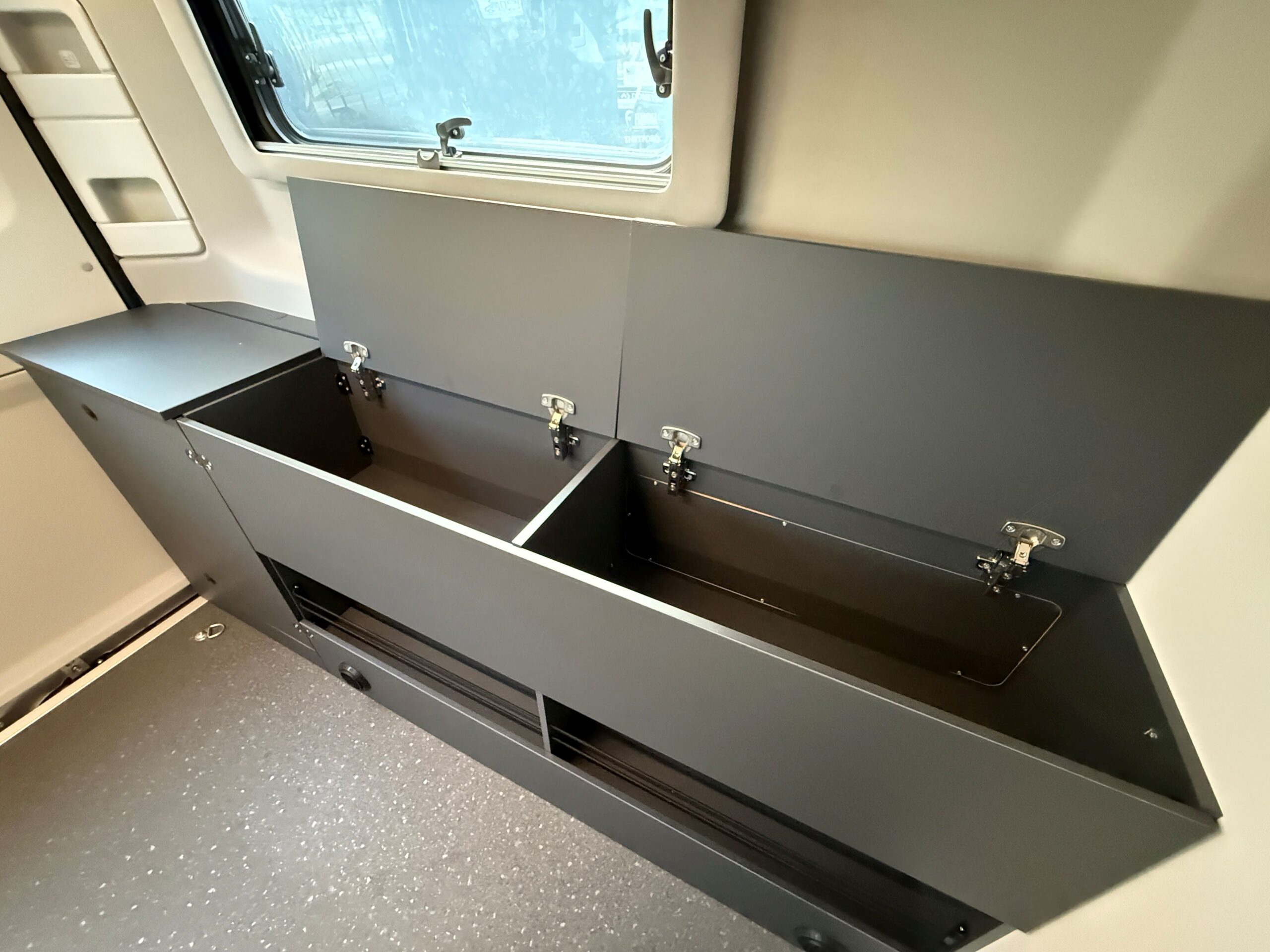 Galeria Adria Twin 640 SGX 60Y