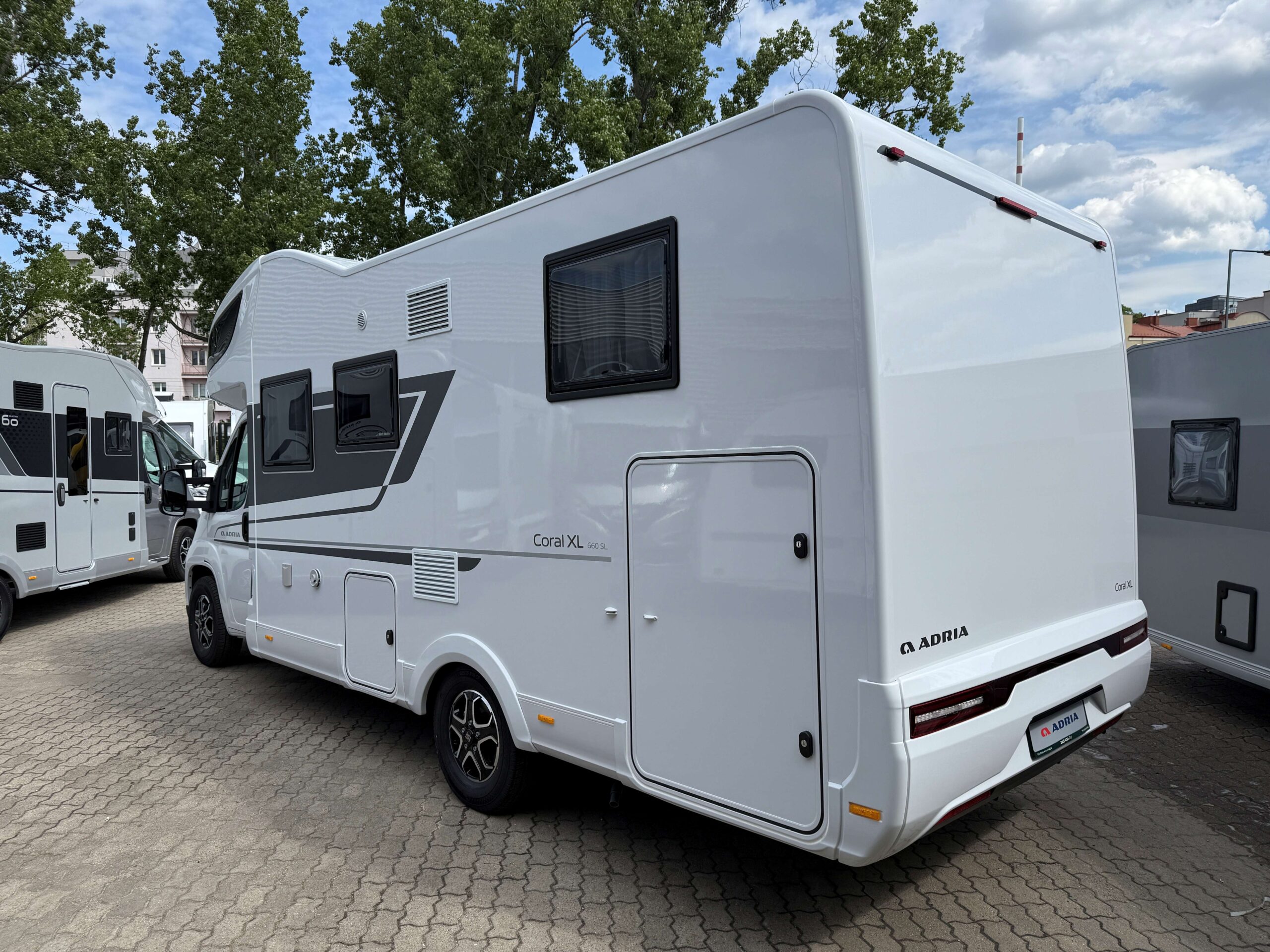Galeria Adria Coral XL 660 SL