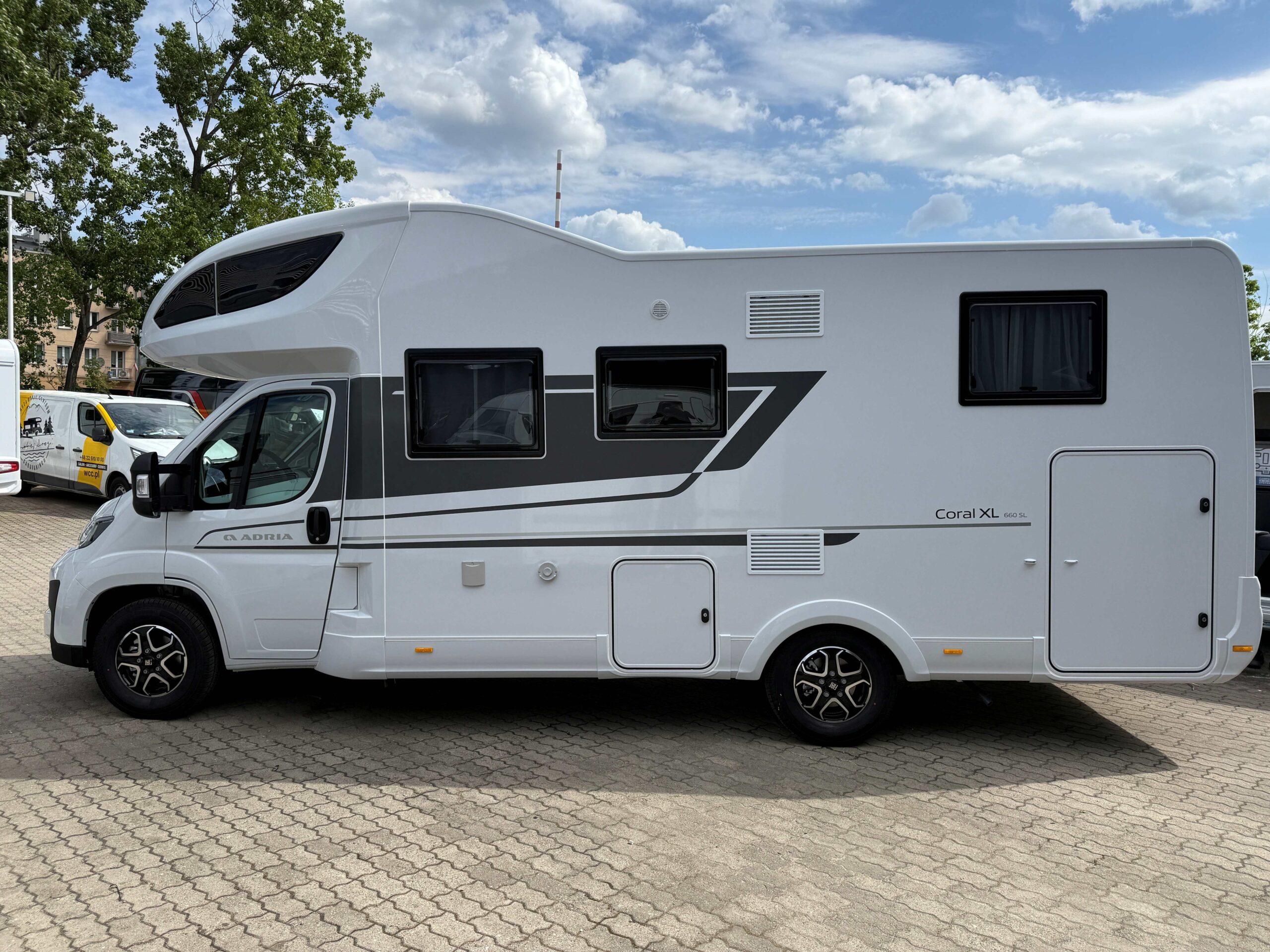 Galeria Adria Coral XL 660 SL