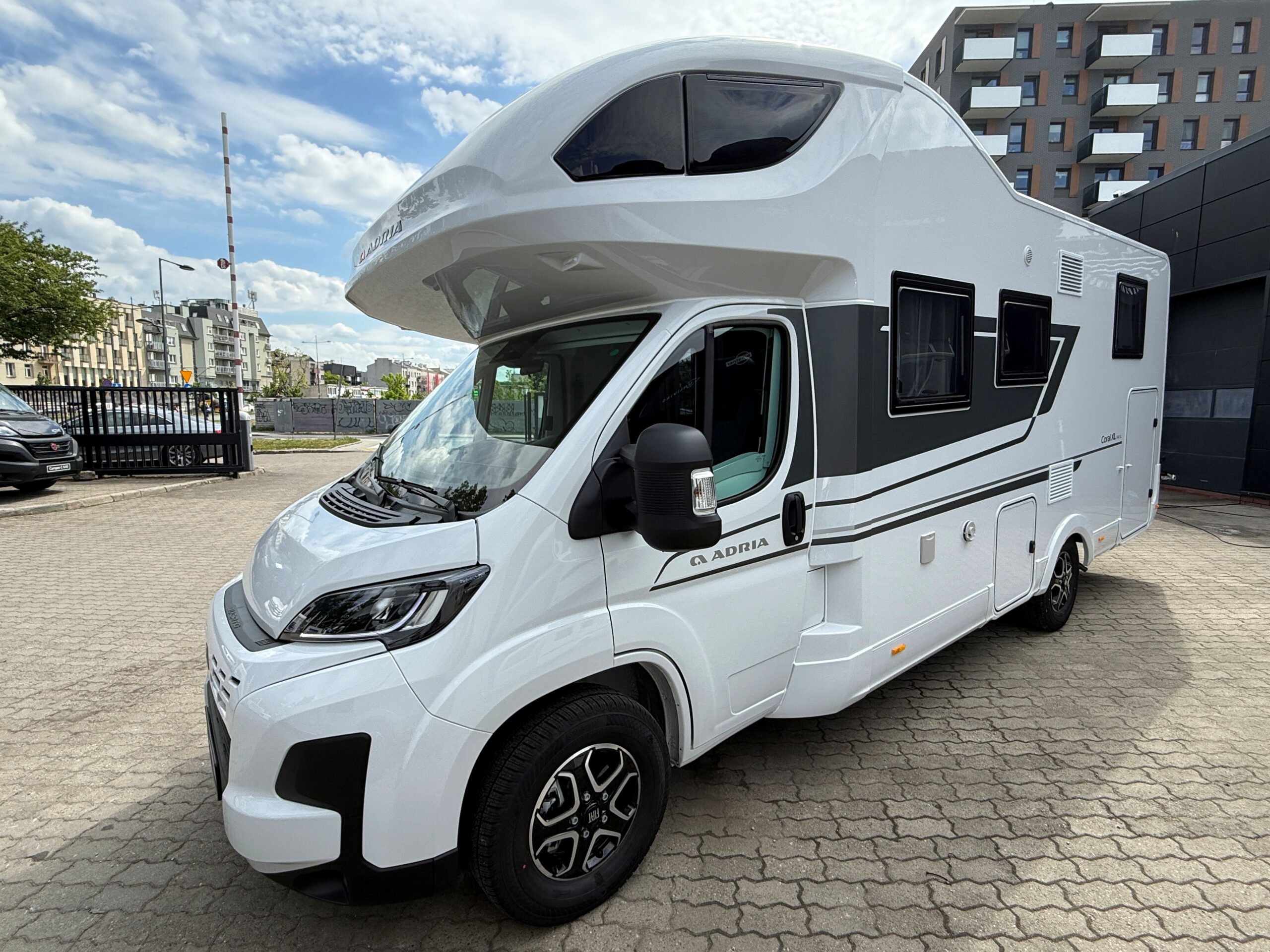 Galeria Adria Coral XL 660 SL