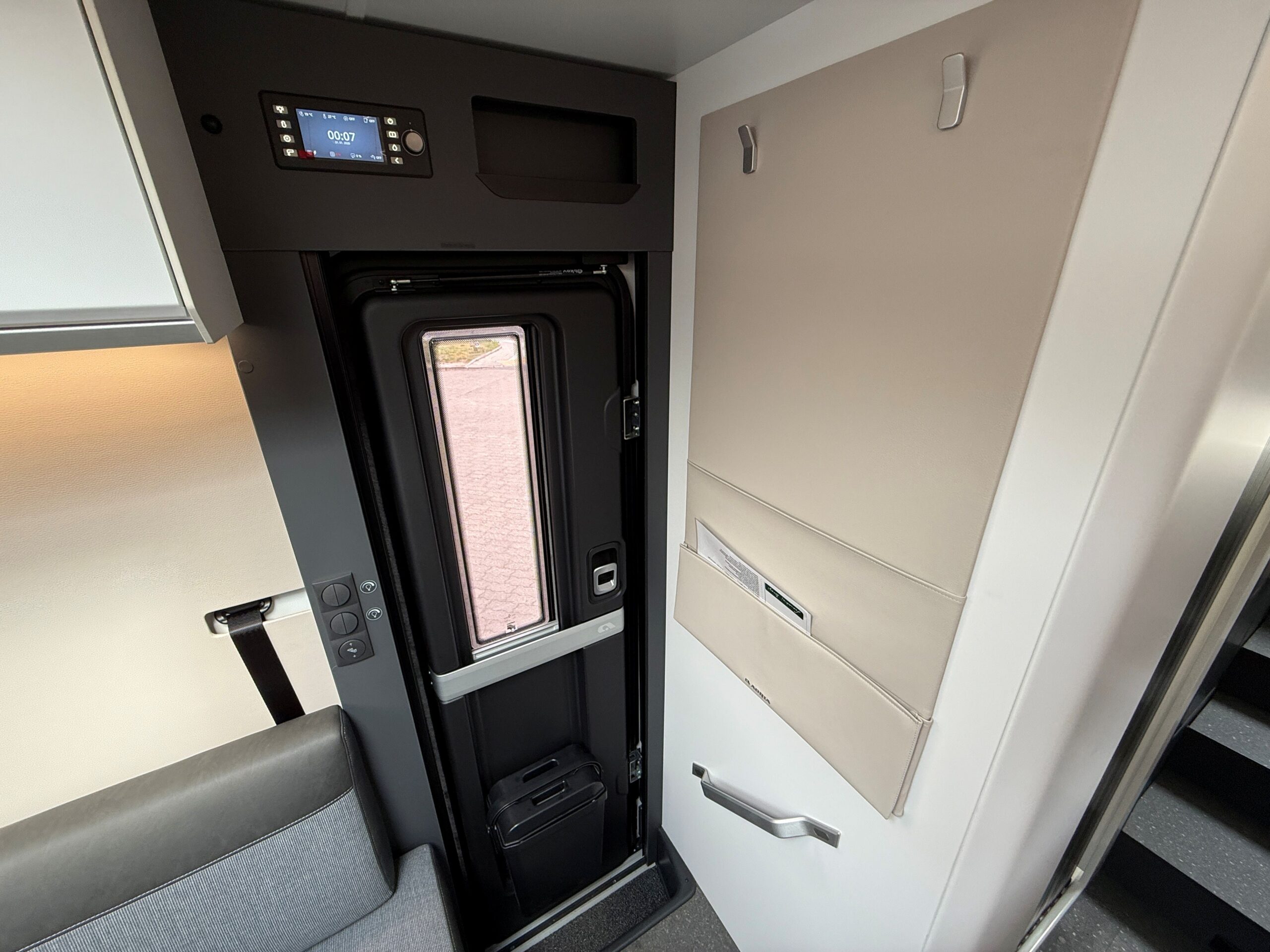 Galeria Adria Compact Max DL