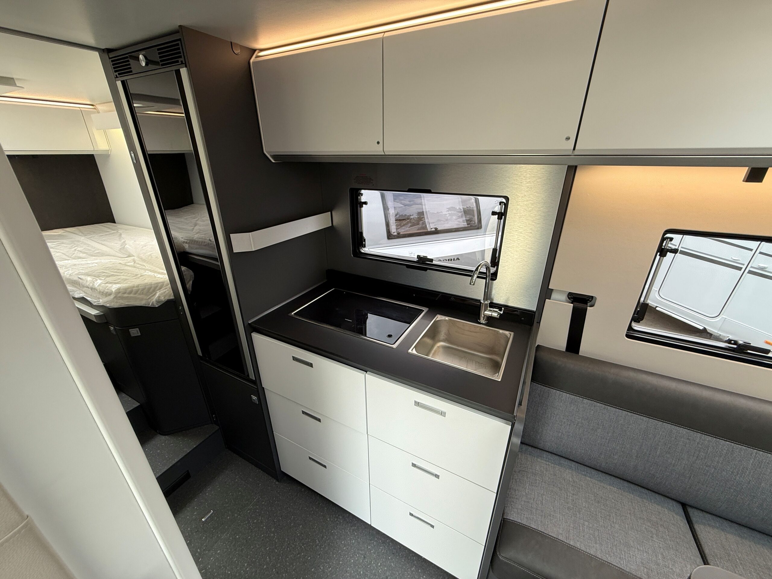 Galeria Adria Compact Max DL