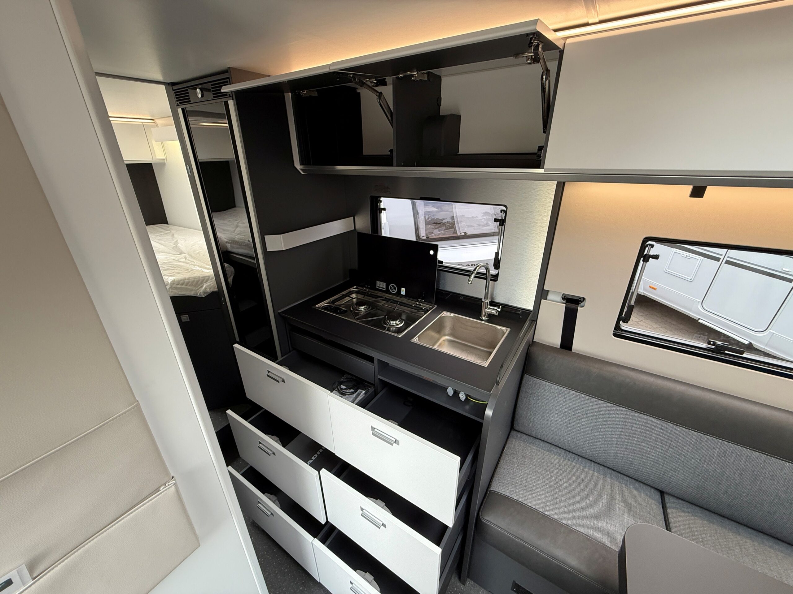 Galeria Adria Compact Max DL
