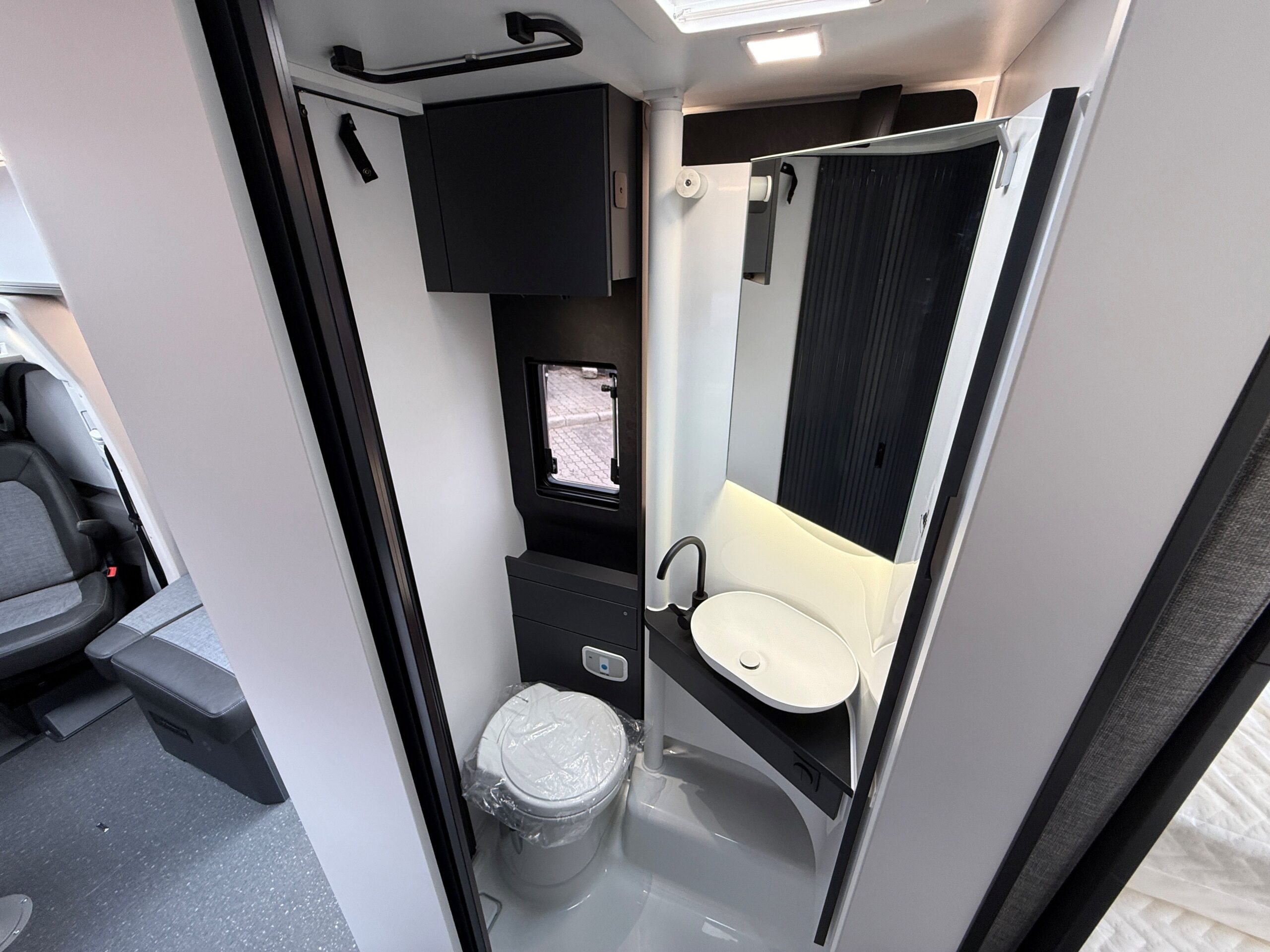 Galeria Adria Compact Max DL