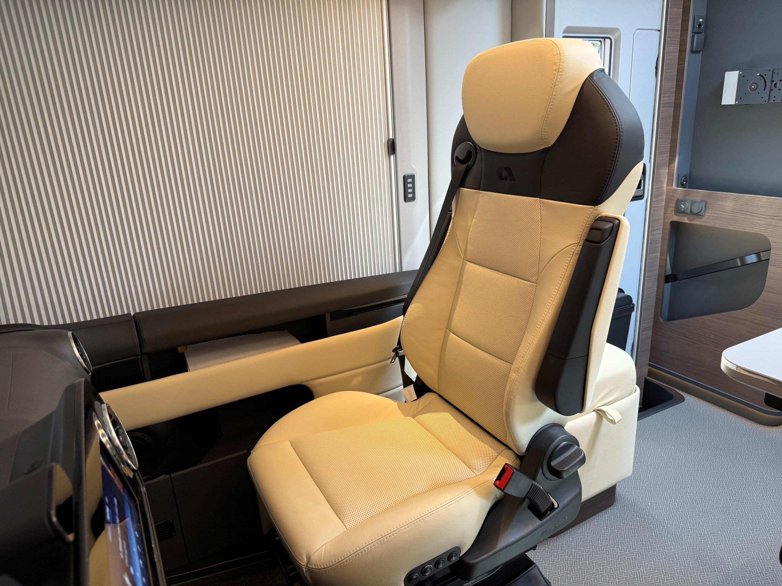Galeria Adria Supersonic 780 SL