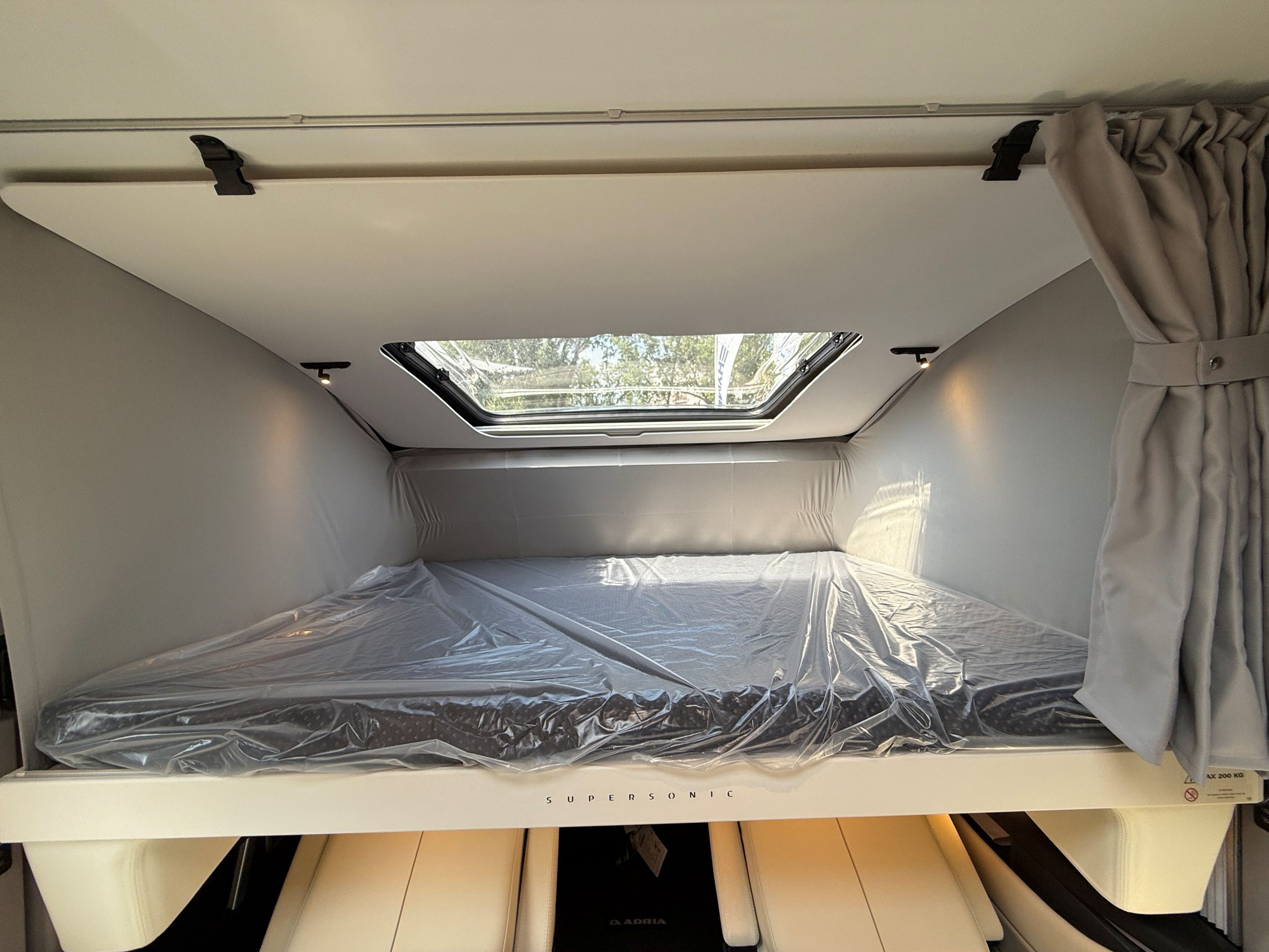 Galeria Adria Supersonic 780 SL