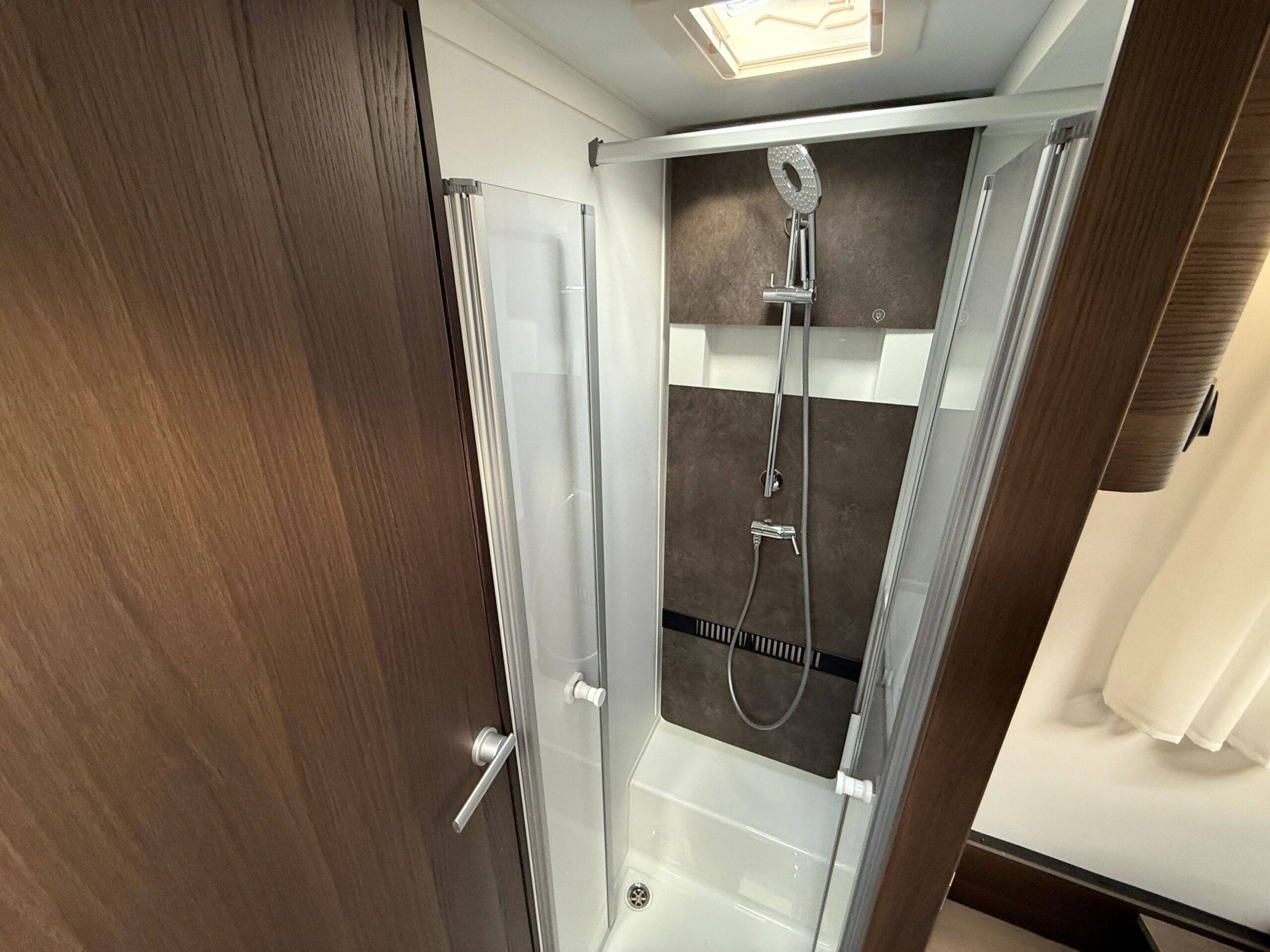 Galeria Adria Coral 670 DC Supreme