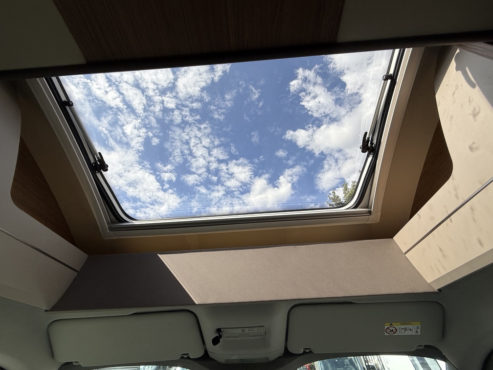 Galeria Knaus Van Wave 640 MEG