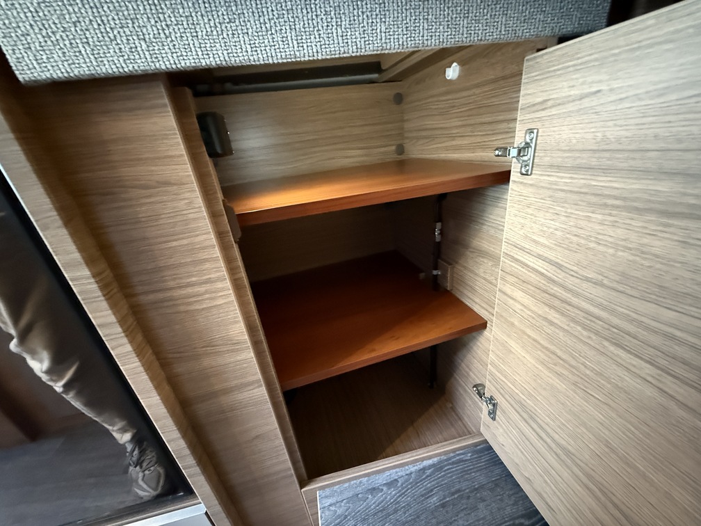 Galeria Knaus Van Wave 640 MEG