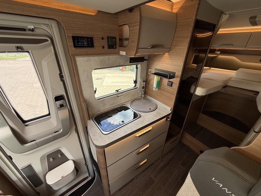 Galeria Knaus Van Wave 640 MEG