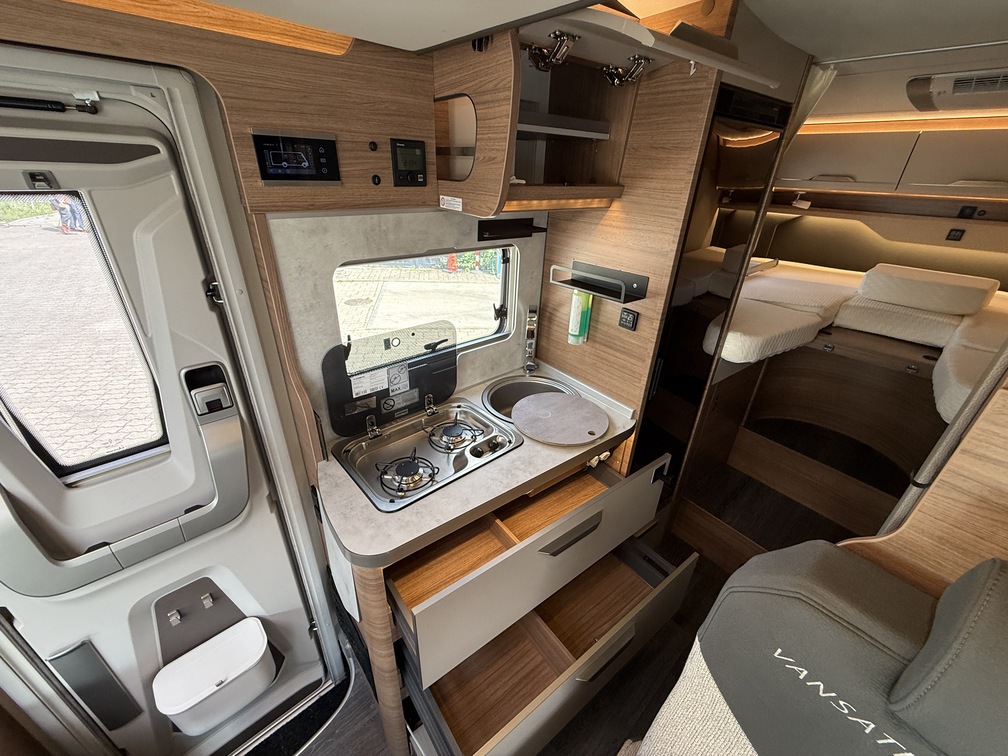 Galeria Knaus Van Wave 640 MEG