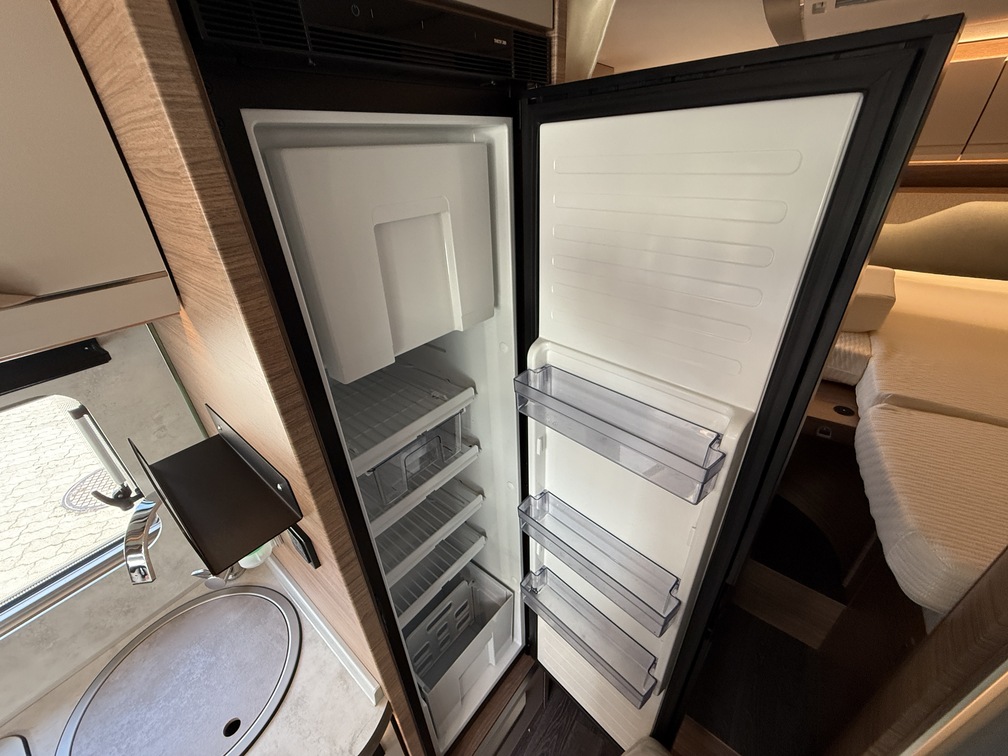Galeria Knaus Van Wave 640 MEG