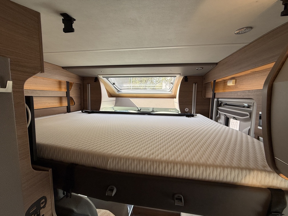 Galeria Knaus Van Wave 640 MEG